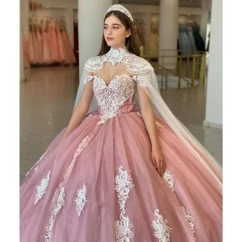 2022 Roza bujne haljine s накидкой Loptu haljina Slatka cvjetne čipke izvlačenja Večernja haljina Princeze Slatko 16 Haljini od Tila čipka-up s otvorenim leđima