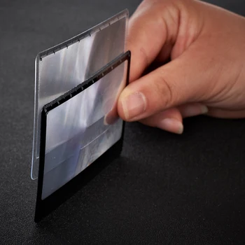 3X Ультратонкое povećalo od PVC-a povećalo s pozadinskim osvjetljenjem plastična prozirna povećalo ikona sa lupa džep veličine kreditne kartice mini-produžetak